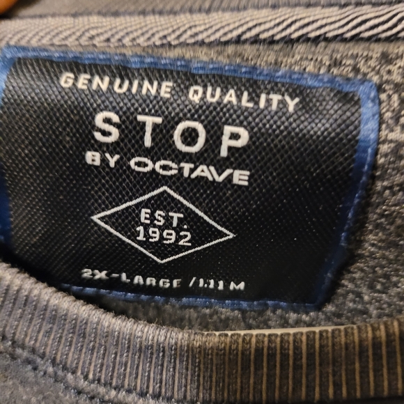 T shirt - Picture 2 of 2